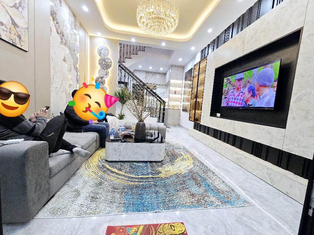 NHÀ ĐẸP FULL NỘI THẤT HIỆN ĐẠI-THANH  XUÂN. 50 M RA MẶT PHỐ.KHƯƠNG ĐÌNH.